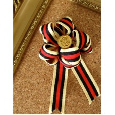 Ribbon brooch