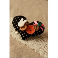 黑色波點兔仔扣針